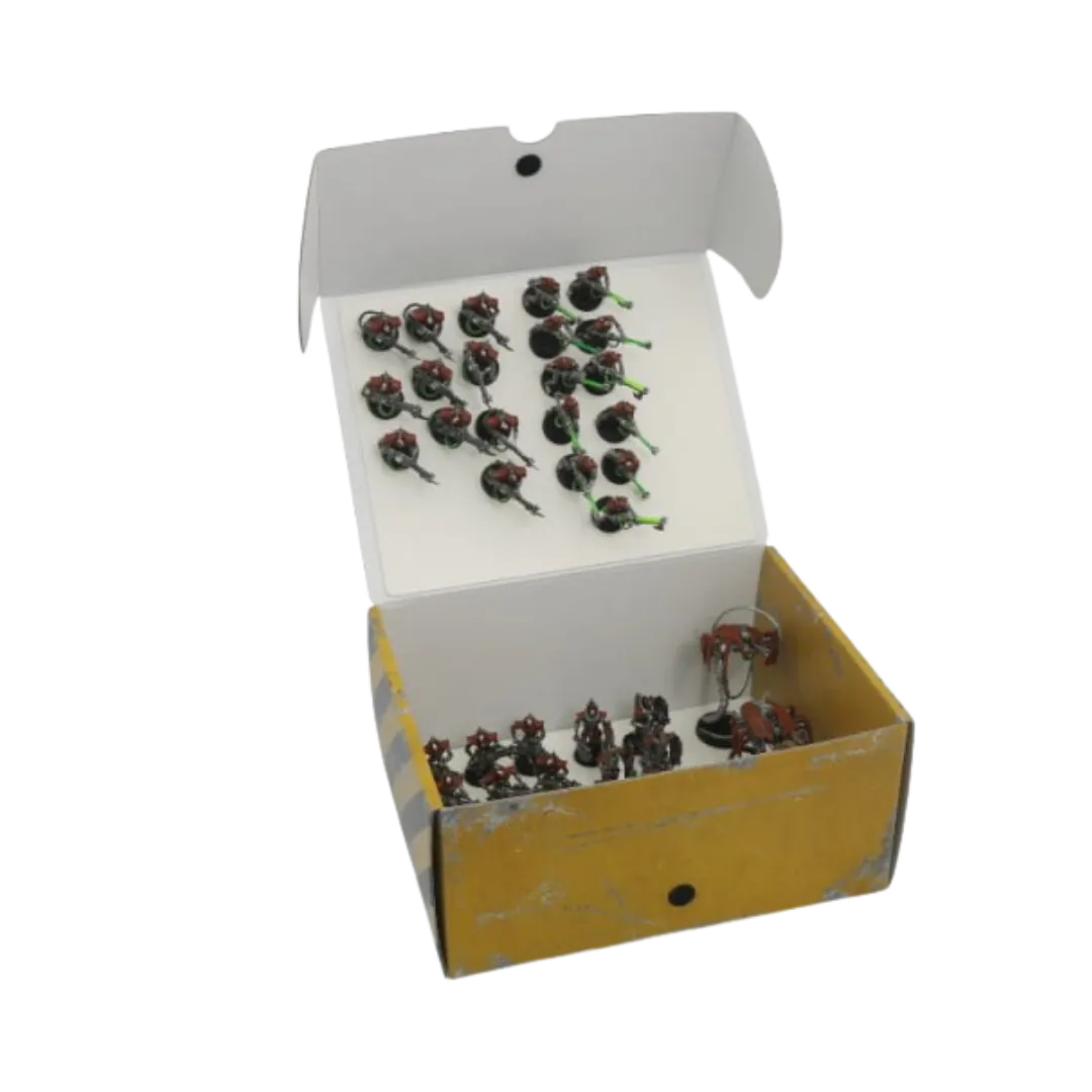 Half-size Medium Box with two plates for magnetically-based miniatures-Safe and Sound-Radaddel