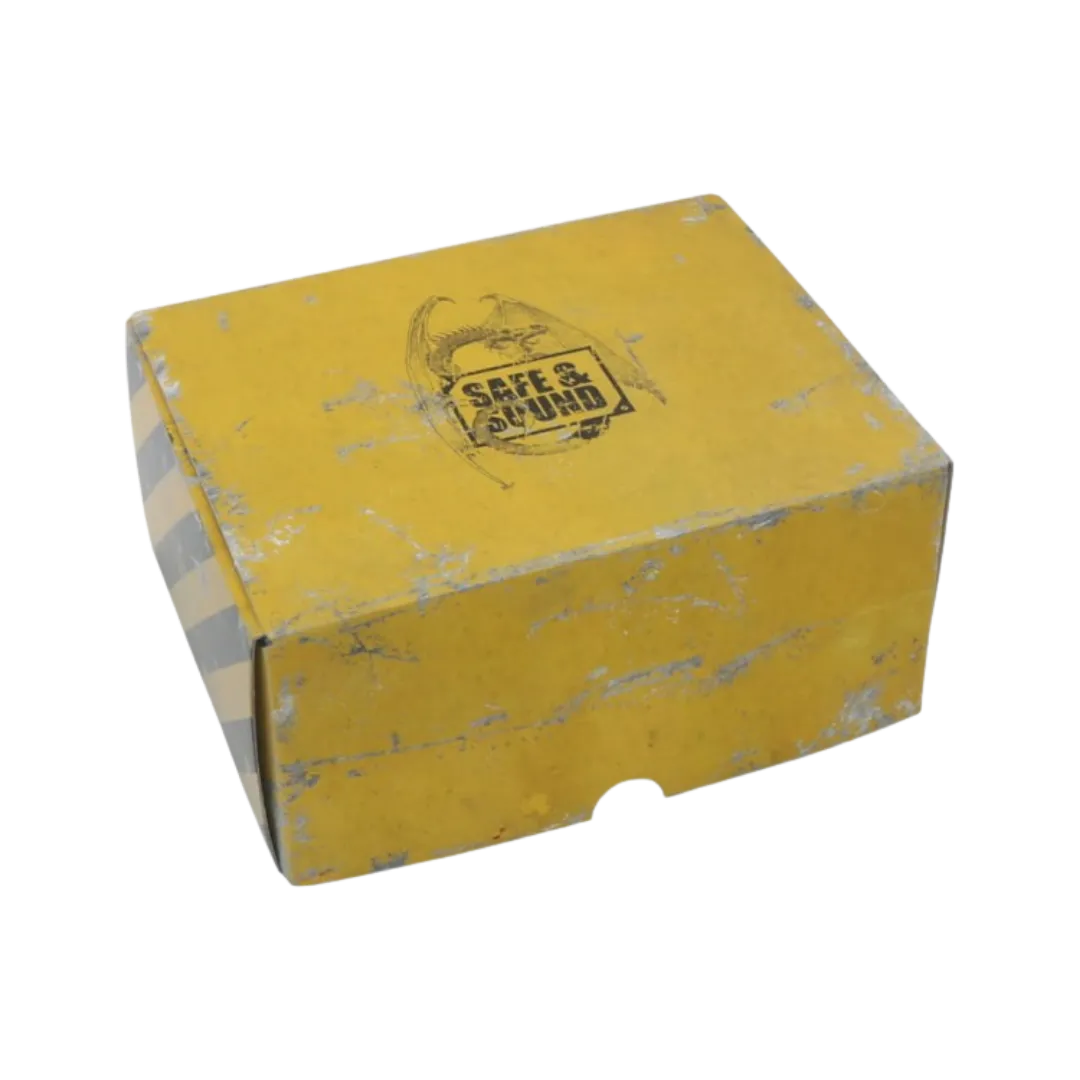 Half-size Medium Box with two plates for magnetically-based miniatures-Safe and Sound-Radaddel